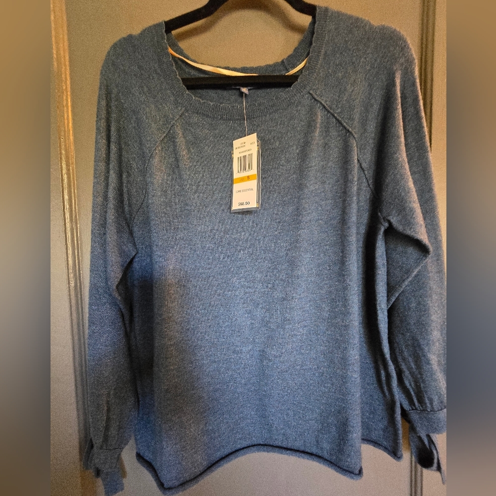Democracy Core Essential TOP small NWT
